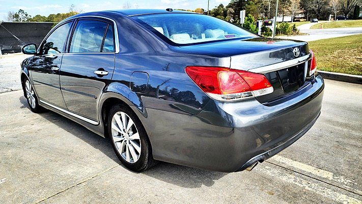 Used 2011 Toyota Avalon Limited image 7