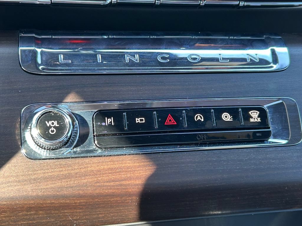 Used 2025 Lincoln Aviator Reserve w/ Jet Appearance Package AWD/4WD image 36