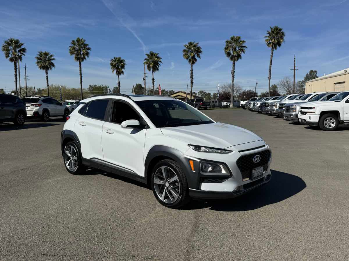 Used 2018 Hyundai Kona Limited image 2