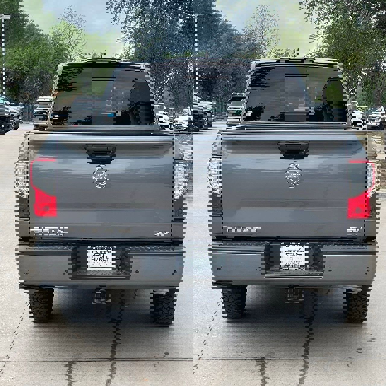 Used 2024 Nissan Titan SV w/ SV Convenience Package image 5