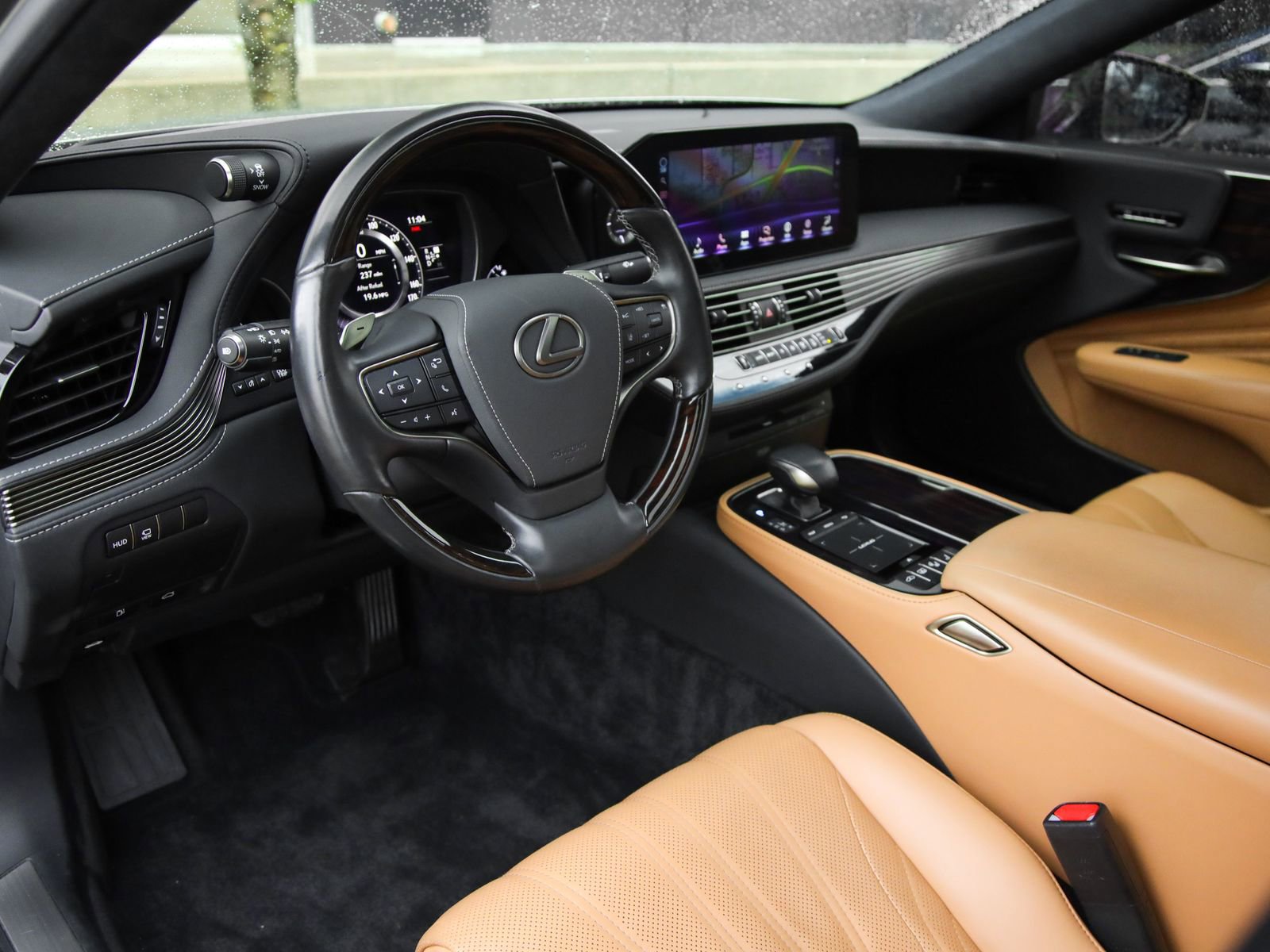 Used 2022 Lexus LS 500 w/ Interior Upgrade Package RWD image 4