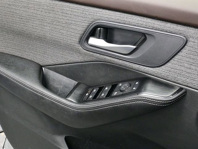 Used 2023 Nissan Rogue SV image 22