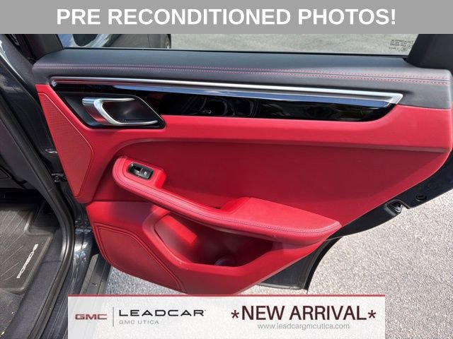 Used 2023 Porsche Macan Turbo AWD/4WD image 17