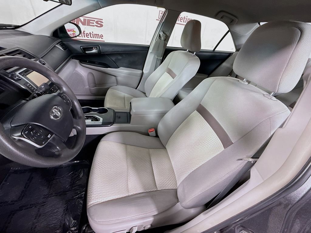 Used 2014 Toyota Camry LE FWD image 23