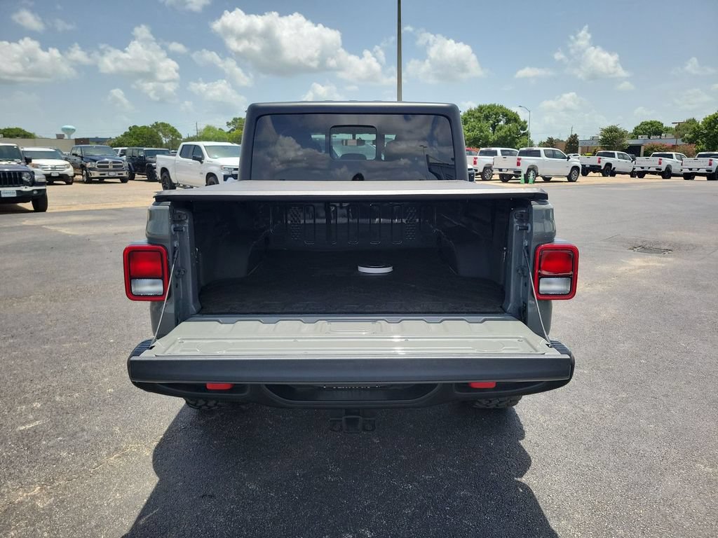 Used 2022 Jeep Gladiator Rubicon w/ Trailer Tow Package AWD/4WD image 25