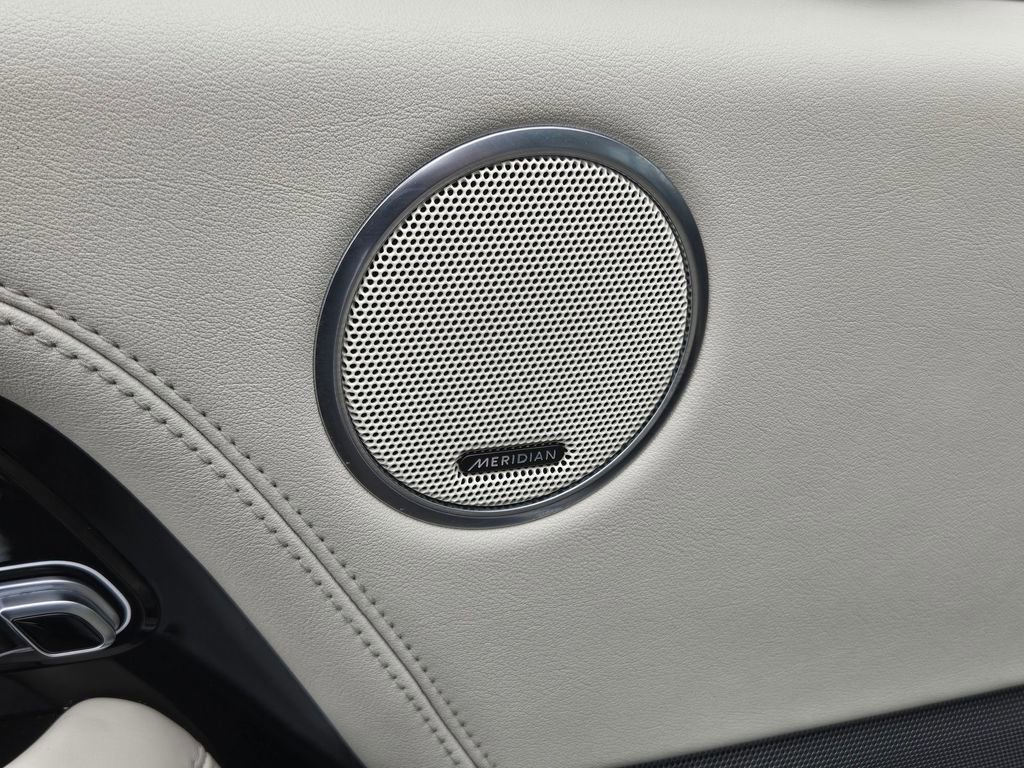 Used 2020 Land Rover Range Rover HSE image 12