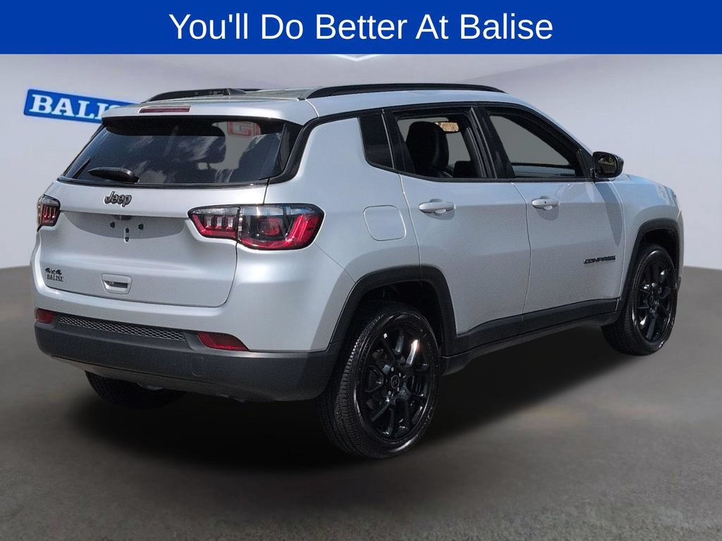Used 2025 Jeep Compass Latitude w/ Convenience Group AWD/4WD image 4