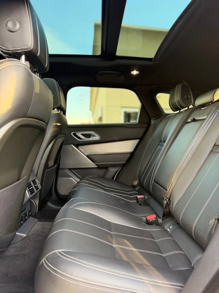 Used 2019 Land Rover Range Rover Velar R-Dynamic SE AWD/4WD image 12