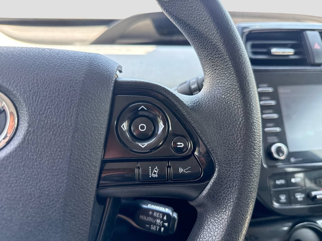 Used 2022 Toyota Prius LE FWD image 12