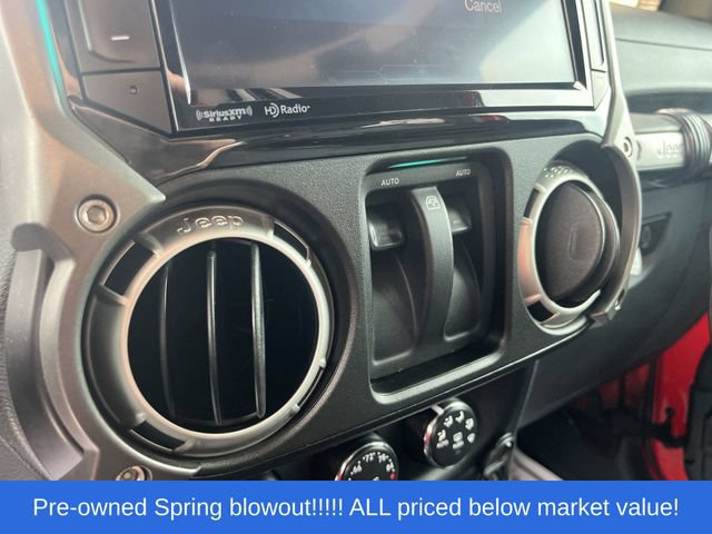 Used 2018 Jeep Wrangler Rubicon w/ Cold Weather Group AWD/4WD image 12