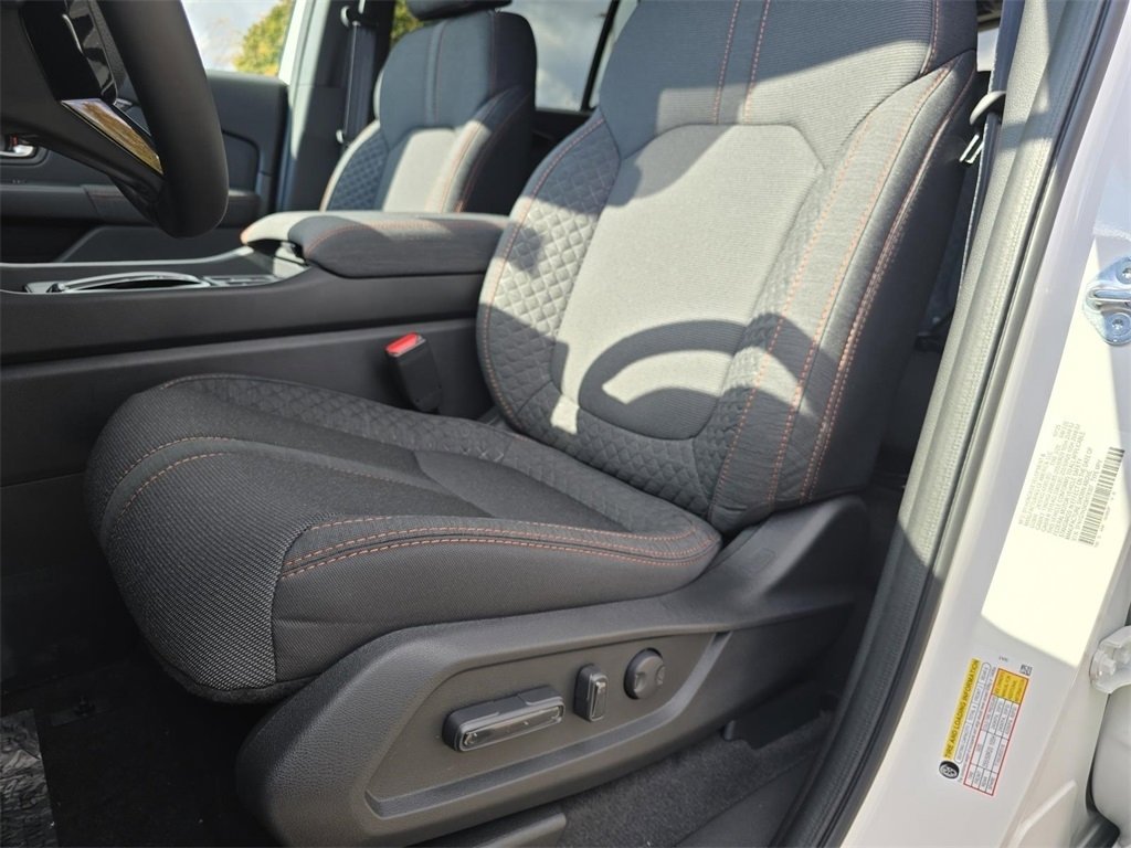 New 2025 Honda Pilot Sport image 22