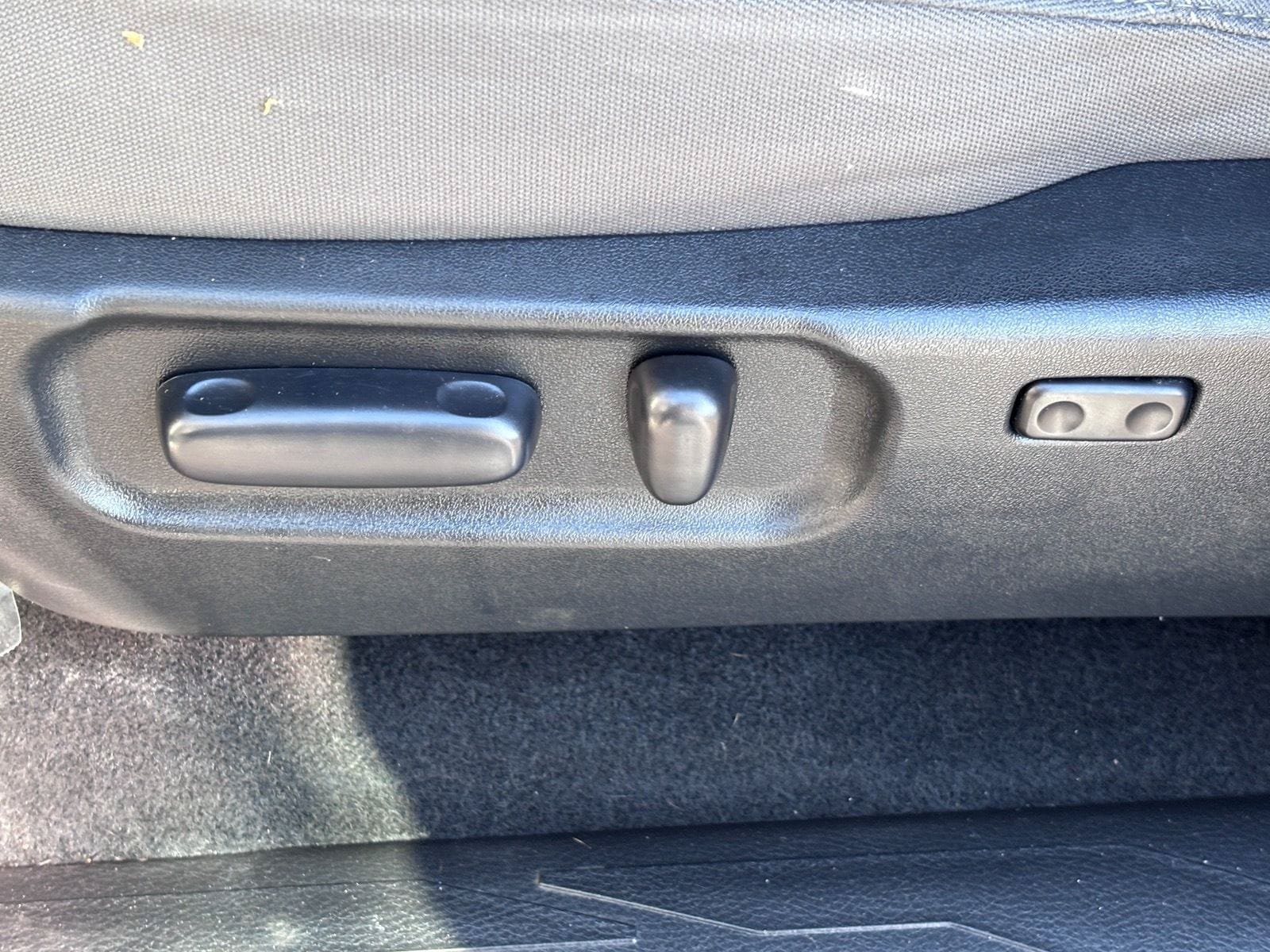 Used 2021 Toyota Tacoma SR5 AWD/4WD image 19