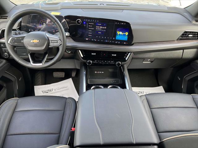 Used 2025 Chevrolet Suburban Premier image 13