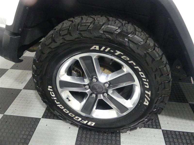 Used 2020 Jeep Wrangler Unlimited Sahara image 16