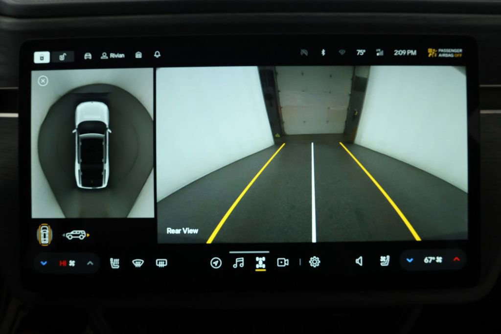 Used 2023 Rivian R1S Adventure image 18