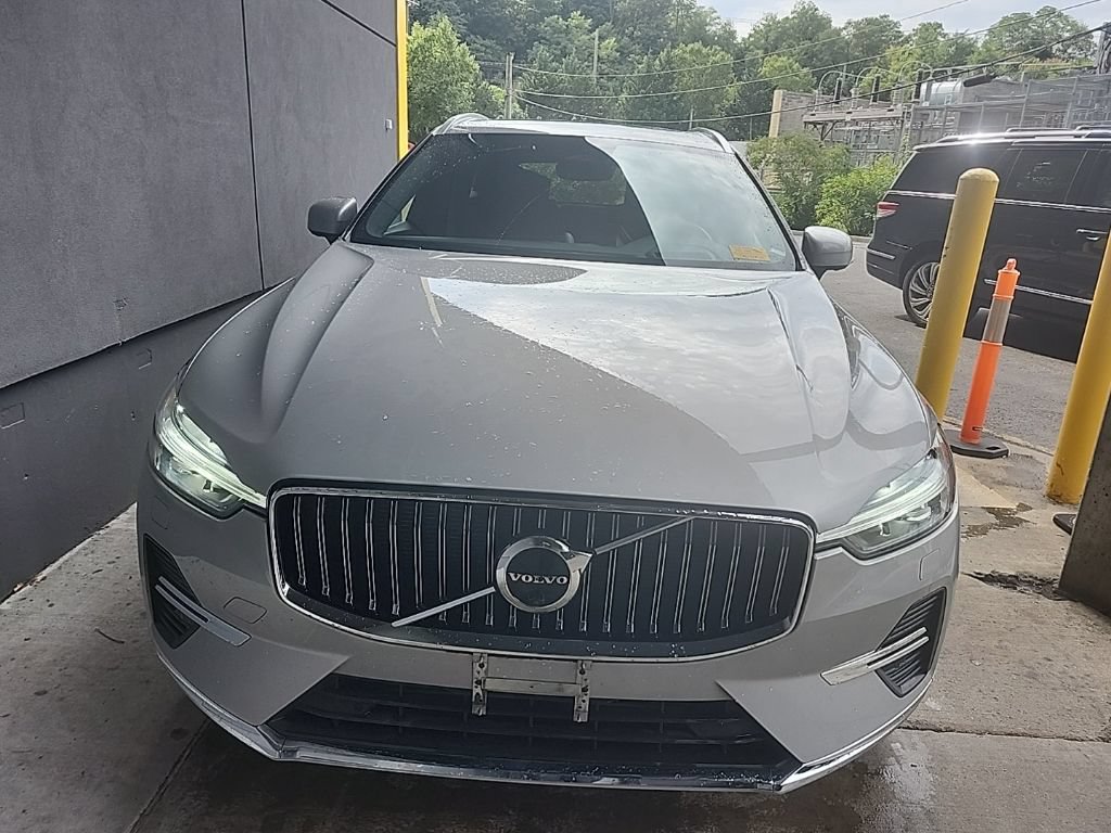 Used 2022 Volvo XC60 T8 Inscription w/ Advanced Package AWD/4WD image 1