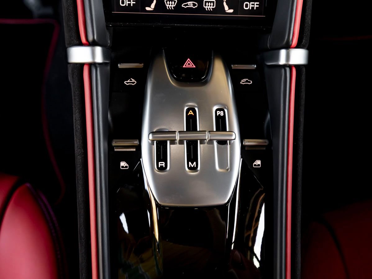 Used 2024 Ferrari Roma Spider RWD image 22