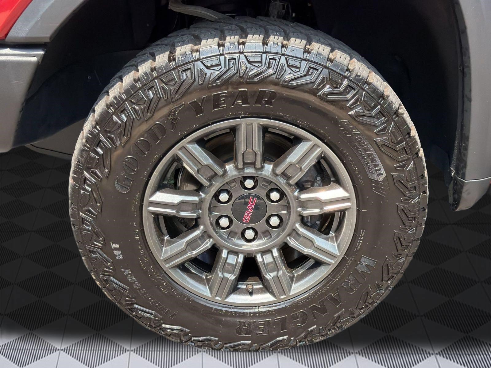 Used 2025 GMC Sierra 1500 AT4X AWD/4WD image 13