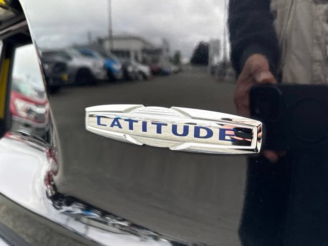 Used 2019 Jeep Cherokee Latitude w/ Popular Appearance Group AWD/4WD image 14
