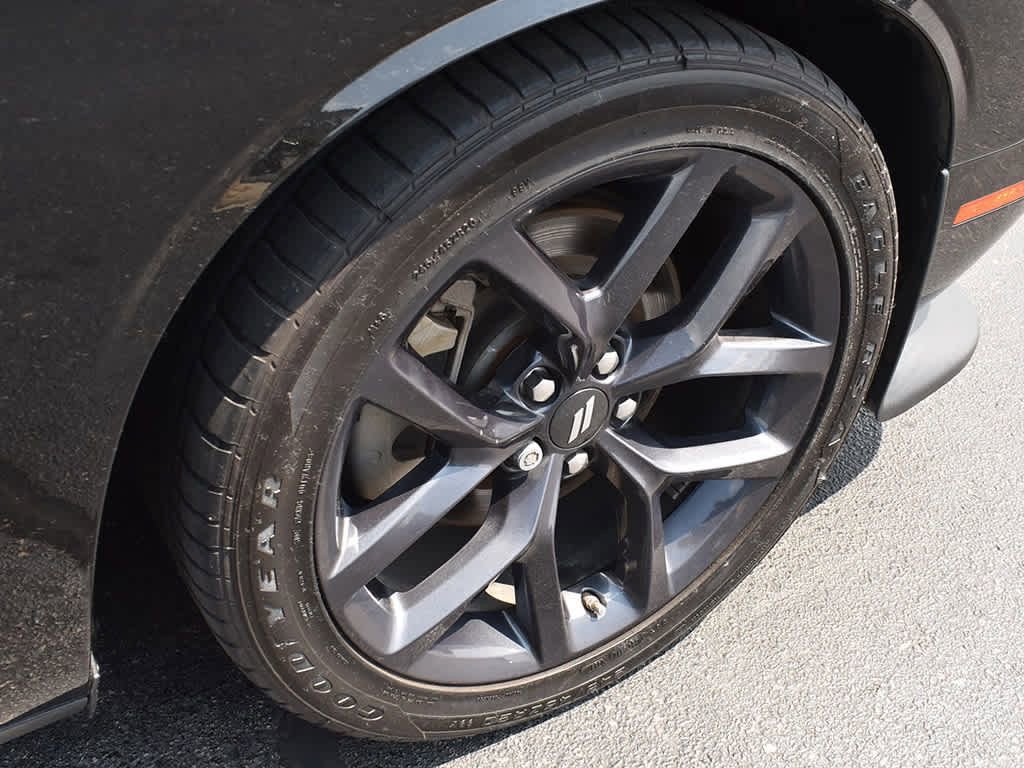 Used 2023 Dodge Challenger R/T w/ Plus Package image 9