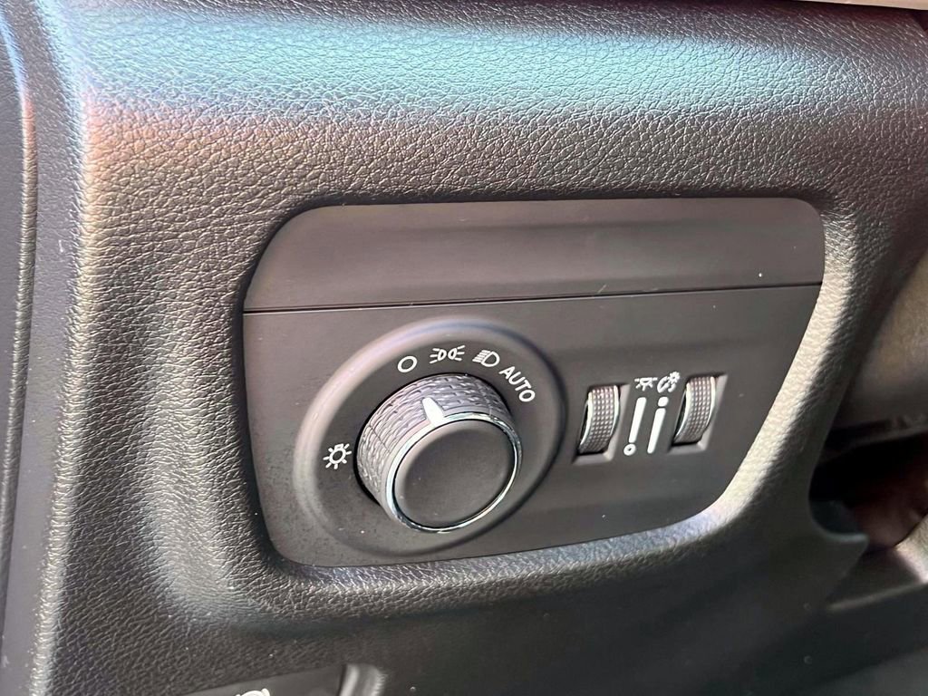 Certified 2023 Jeep Grand Cherokee Altitude image 21