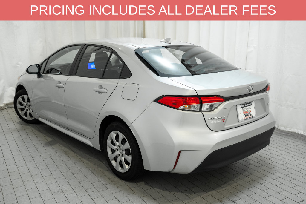 Used 2025 Toyota Corolla LE FWD image 3