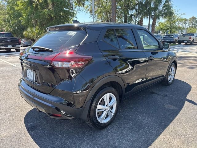 Used 2021 Nissan Kicks S FWD image 3