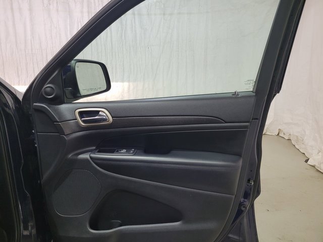 Used 2017 Jeep Grand Cherokee Laredo w/ Trailer Tow Group IV image 54