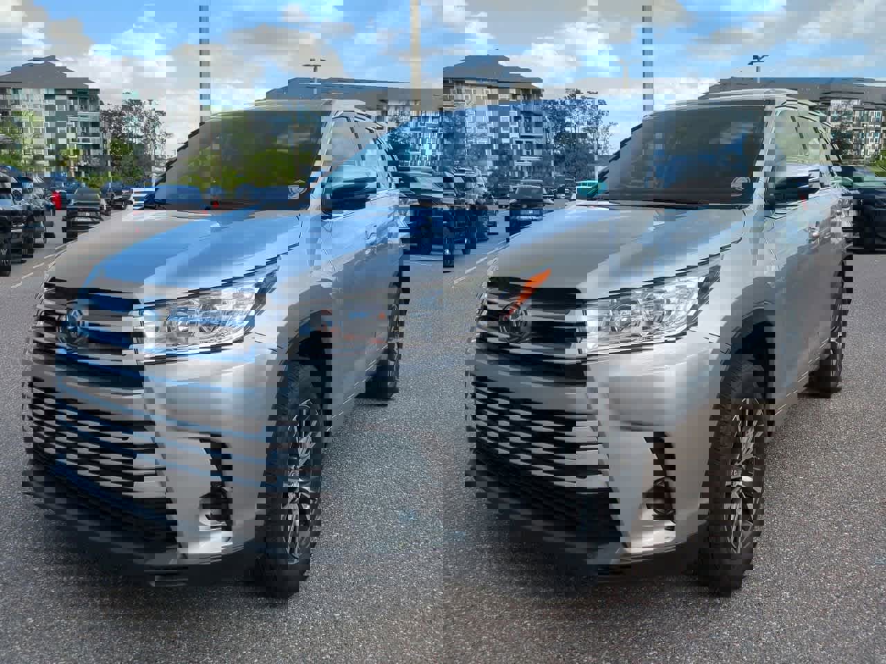 Certified 2018 Toyota Highlander LE FWD image 2