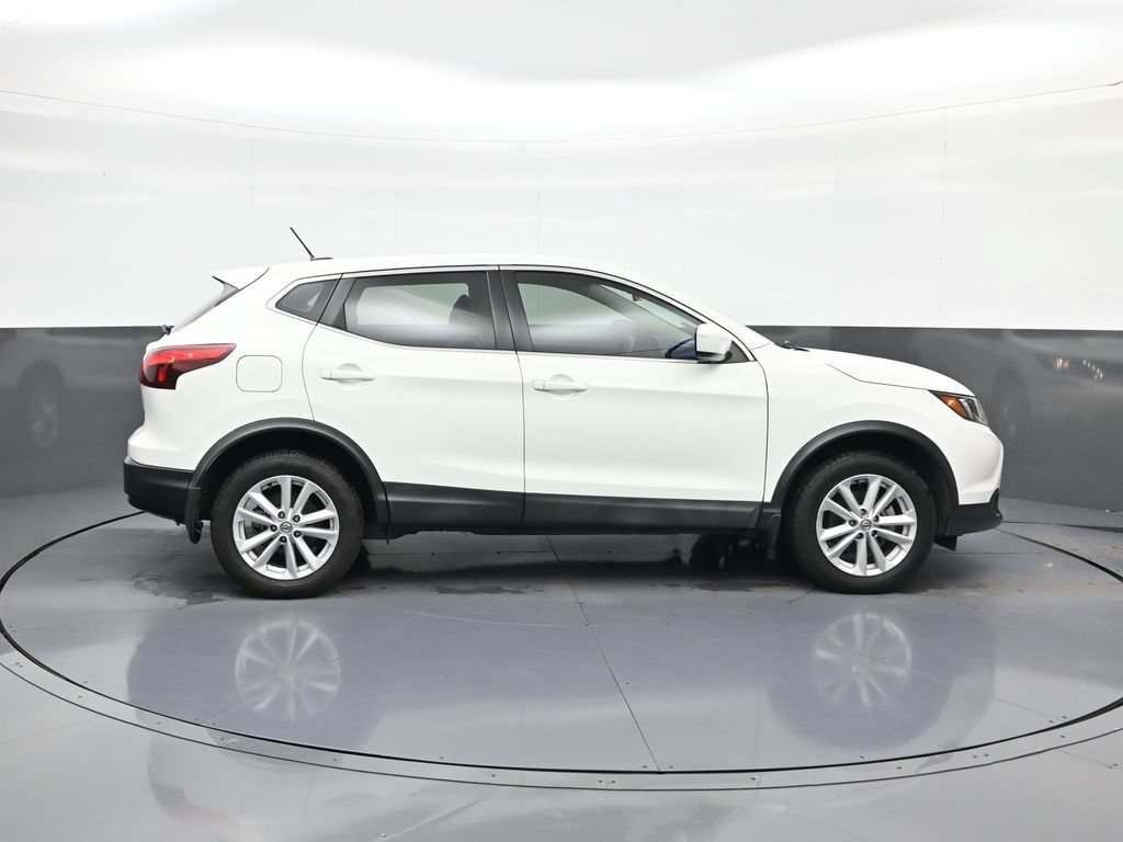 Used 2017 Nissan Rogue Sport S w/ S Appearance Package FWD image 11