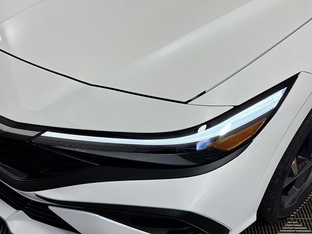 New 2025 Hyundai Elantra SEL FWD image 3
