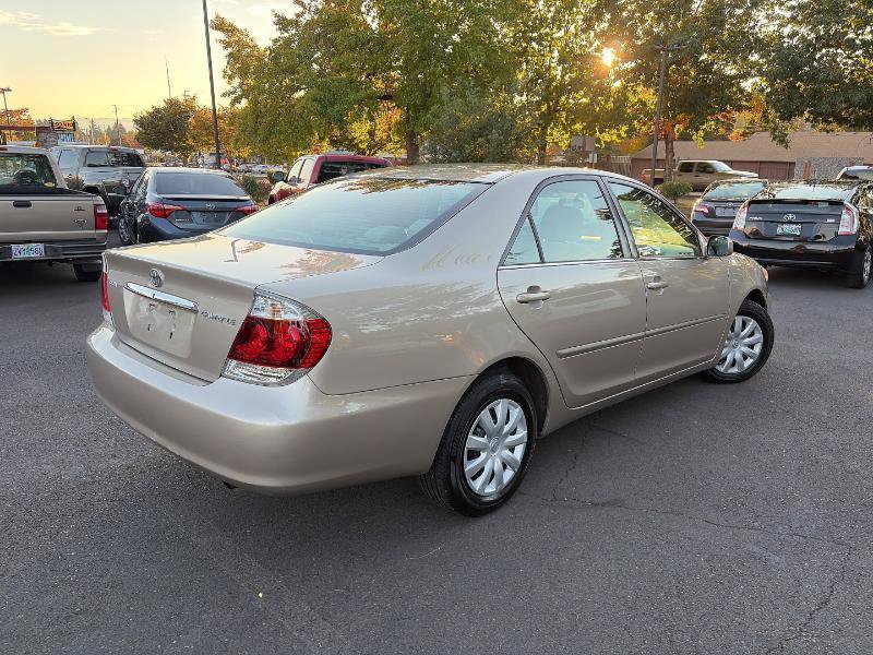 Used 2005 Toyota Camry LE image 4