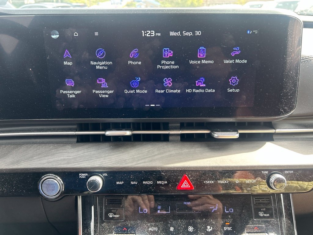 Certified 2024 Kia Carnival SX FWD image 9