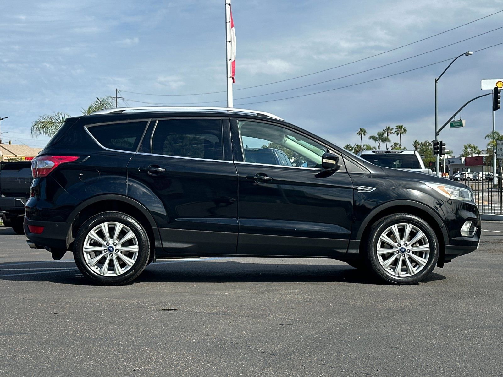 Used 2018 Ford Escape Titanium image 6