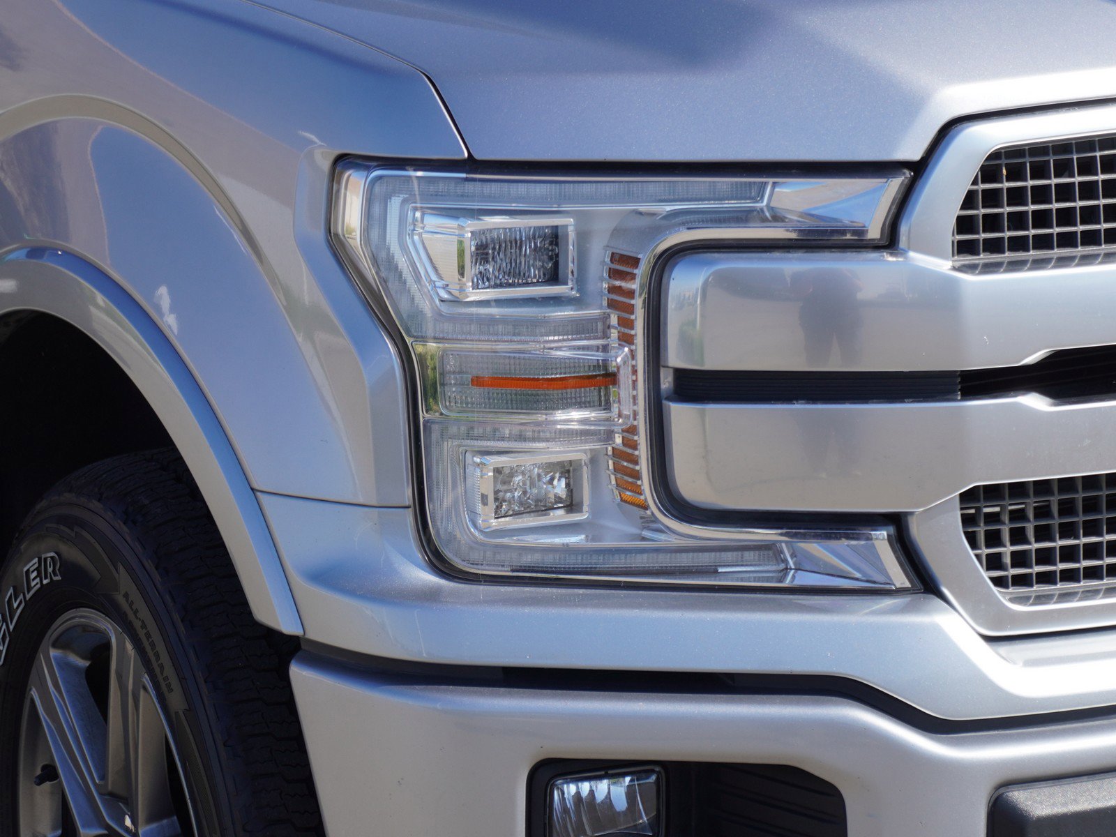 Used 2020 Ford F150 Platinum w/ Equipment Group 701A Luxury image 3