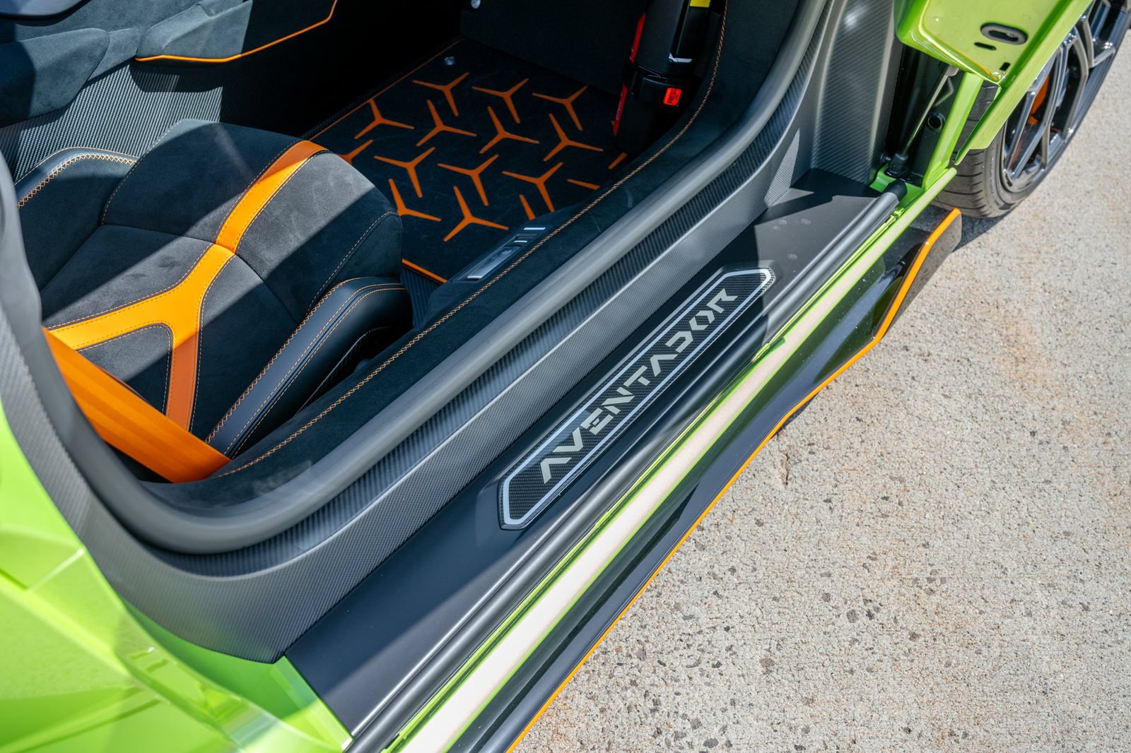 Used 2021 Lamborghini Aventador SVJ AWD/4WD image 24