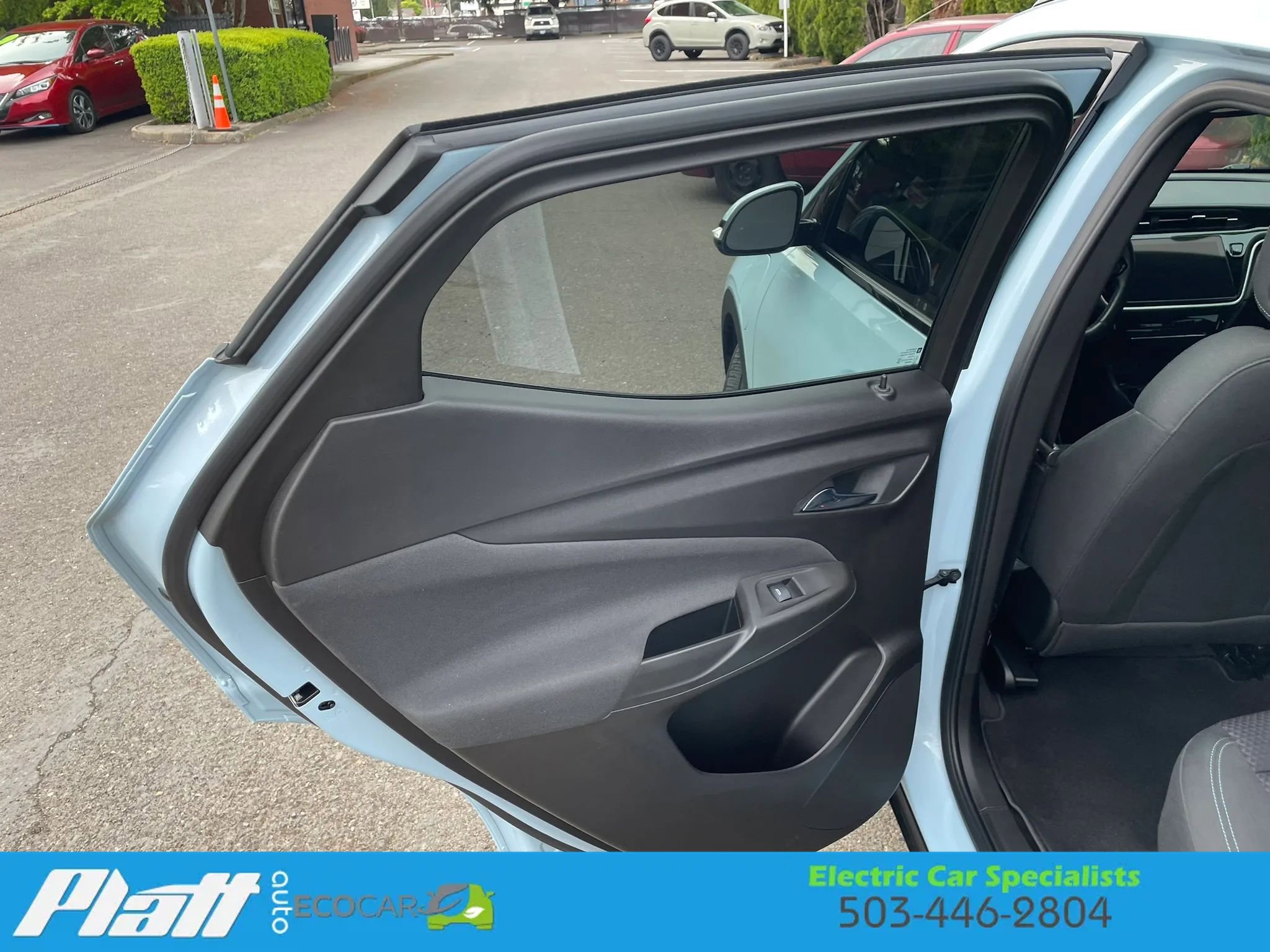 Used 2022 Chevrolet Bolt EUV LT w/ Comfort Package FWD image 39