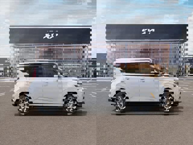 Used 2025 Kia Soul LX w/ LX Technology Package image 7