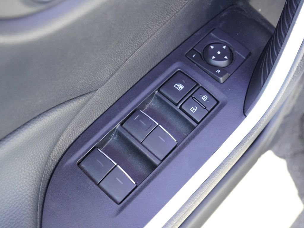 Used 2025 Toyota RAV4 XLE image 9
