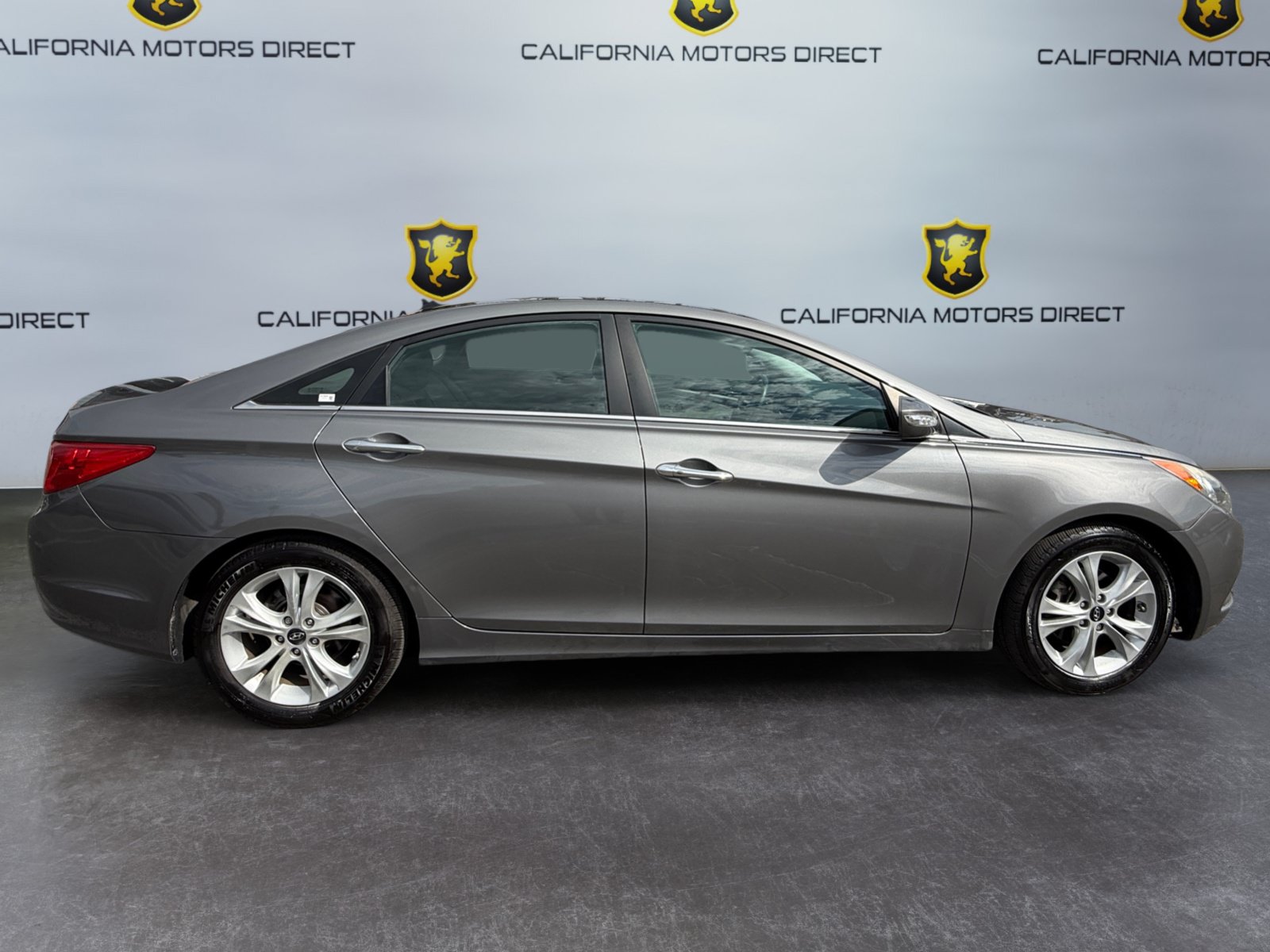 Used 2013 Hyundai Sonata Limited w/ Premium Pkg FWD image 6
