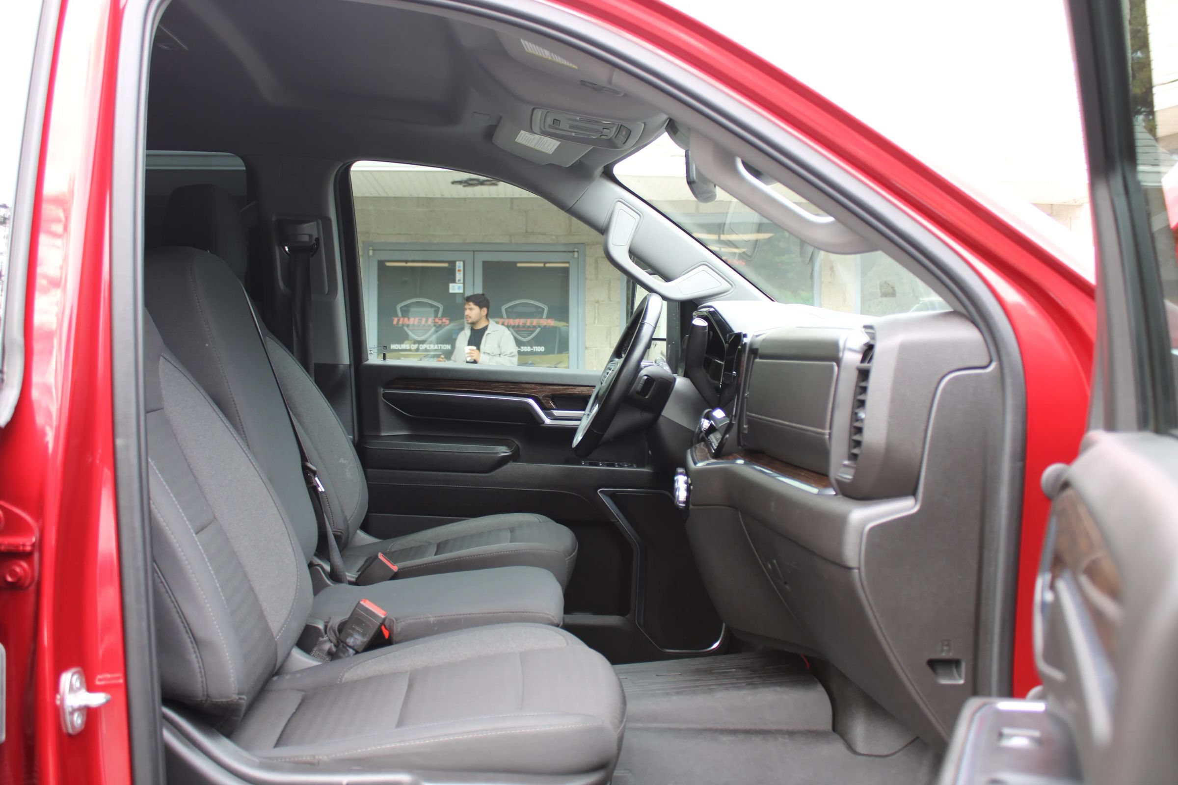 Used 2024 GMC Sierra 2500 SLE w/ SLE Value Package; AWD/4WD image 7