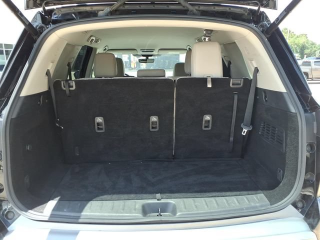 Used 2023 Nissan Pathfinder SL w/ Black Appearance Package FWD image 12