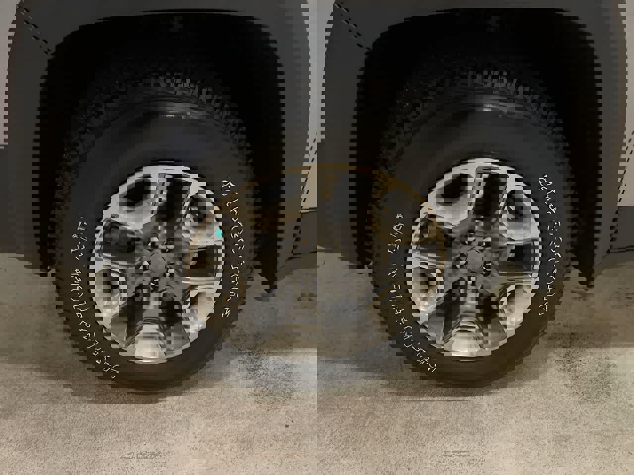 Used 2019 Jeep Cherokee Trailhawk w/ Cold Weather Group image 10