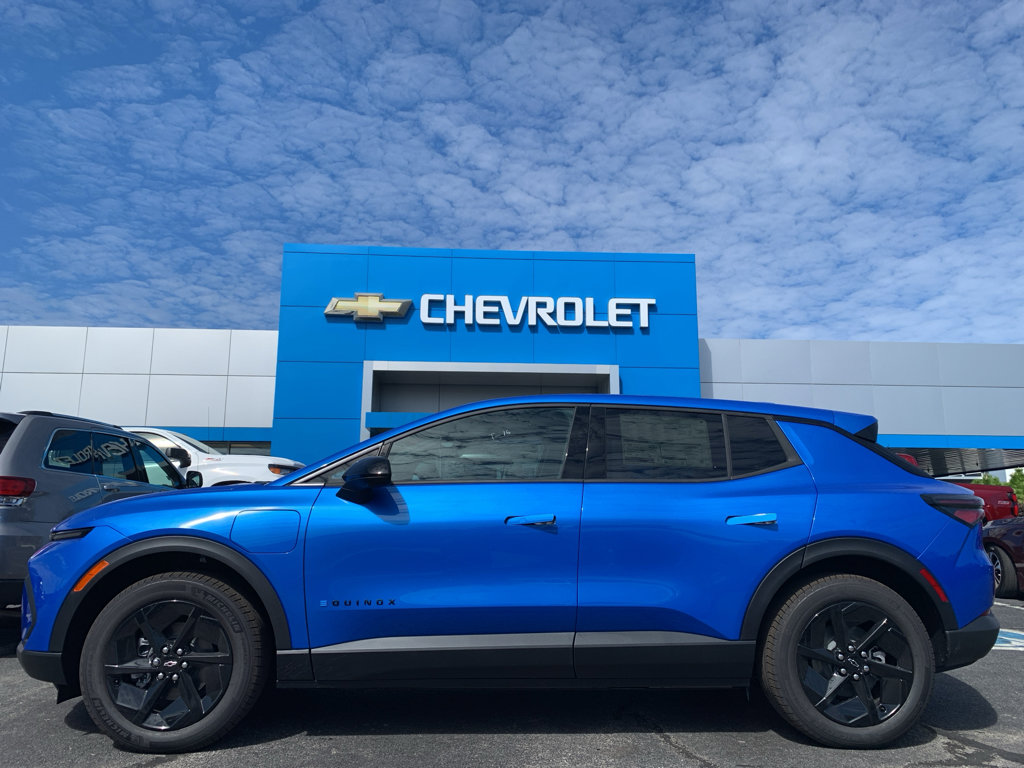New 2026 Chevrolet Equinox EV LT image 1