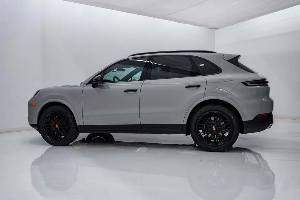 New 2026 Porsche Cayenne image 2