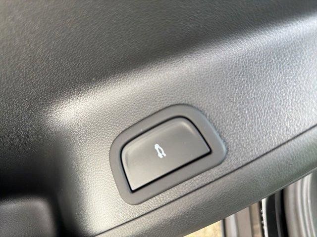 New 2026 Chevrolet Traverse LT image 25