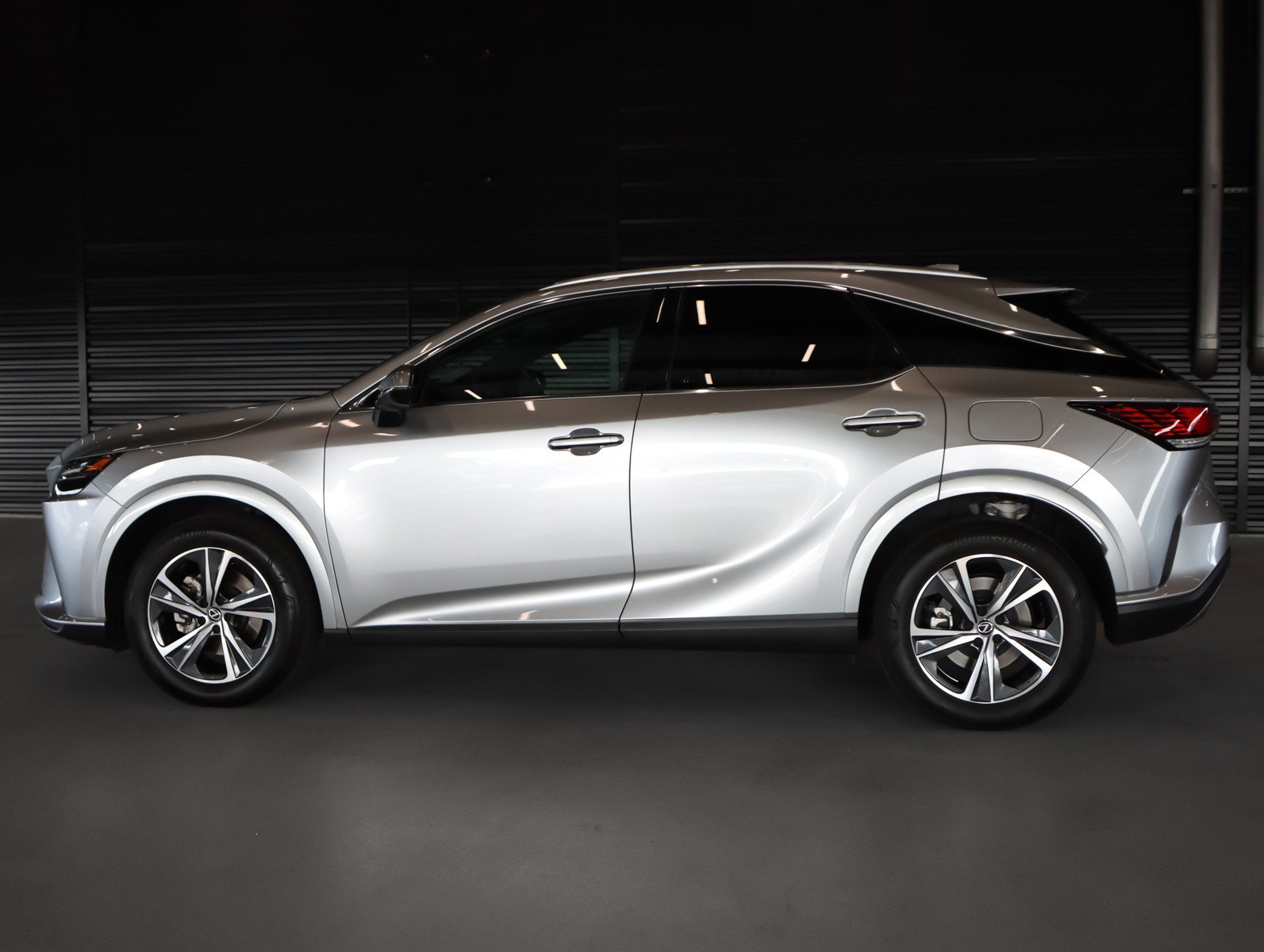 Used 2023 Lexus RX 350h RX 350h Premium image 11