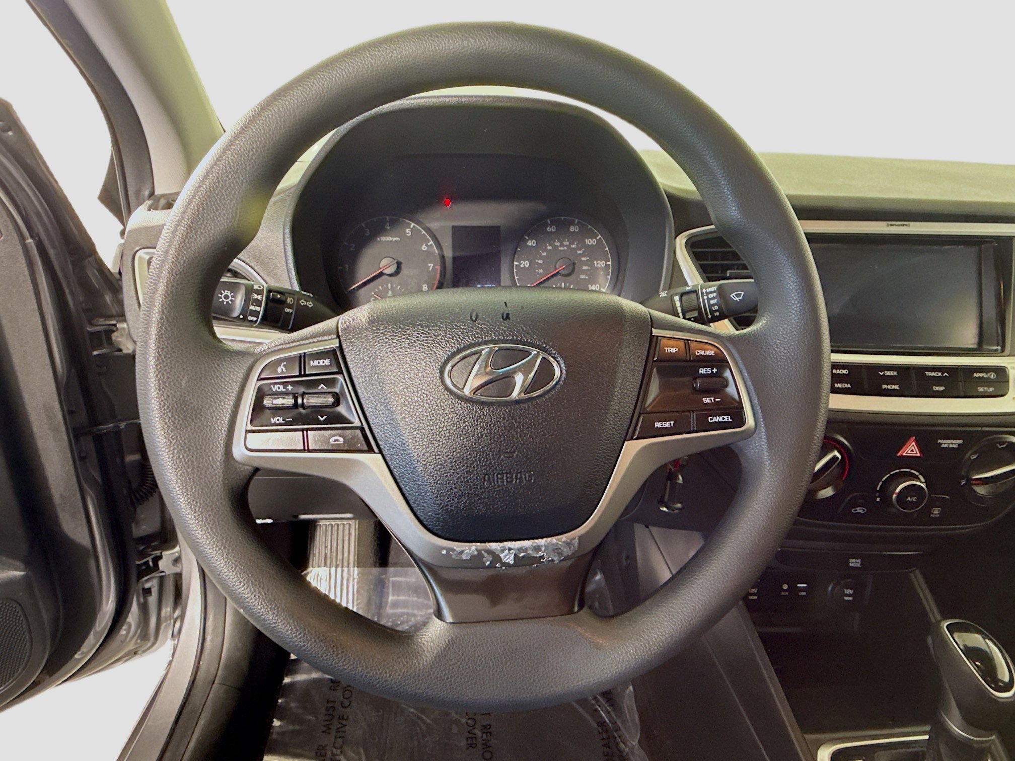 Used 2022 Hyundai Accent SEL image 13