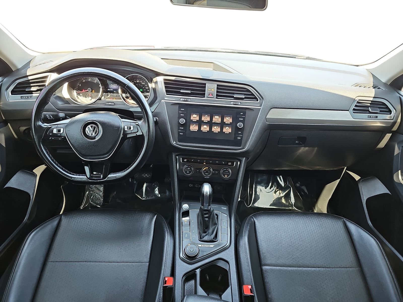 Used 2018 Volkswagen Tiguan SE AWD/4WD image 9