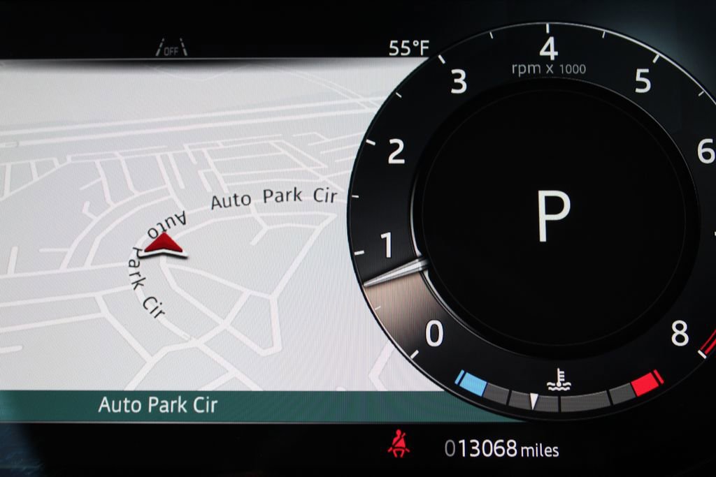 Used 2025 Land Rover Range Rover SE image 18